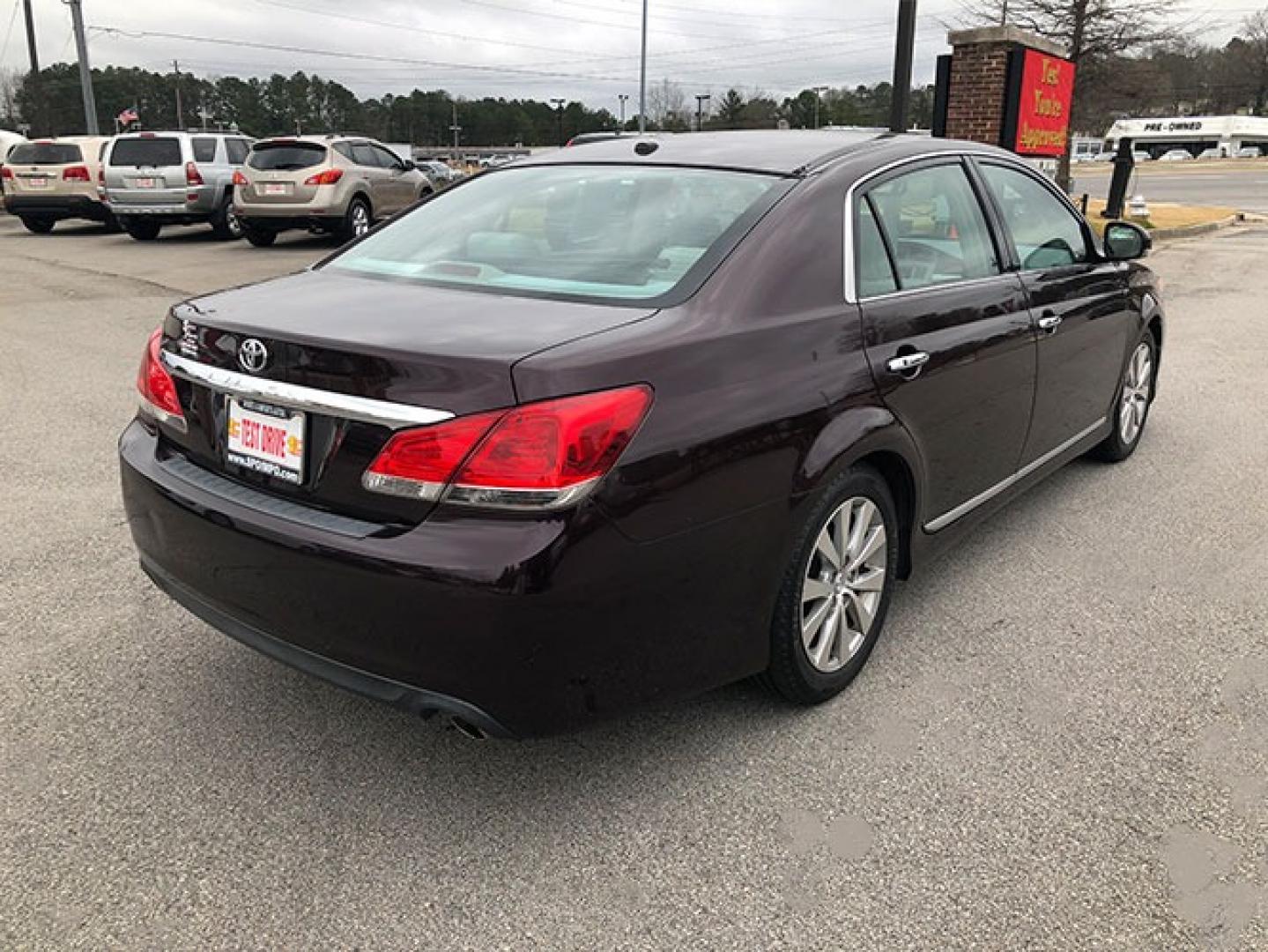 2011 Toyota Avalon Base (4T1BK3DB8BU) with an 3.5L V6 DOHC 24V engine, 6-Speed Automatic transmission, located at 7710 Tara Blvd, Jonesboro, GA, 30236, (678) 450-1000, 33.544365, -84.367821 - Photo#6