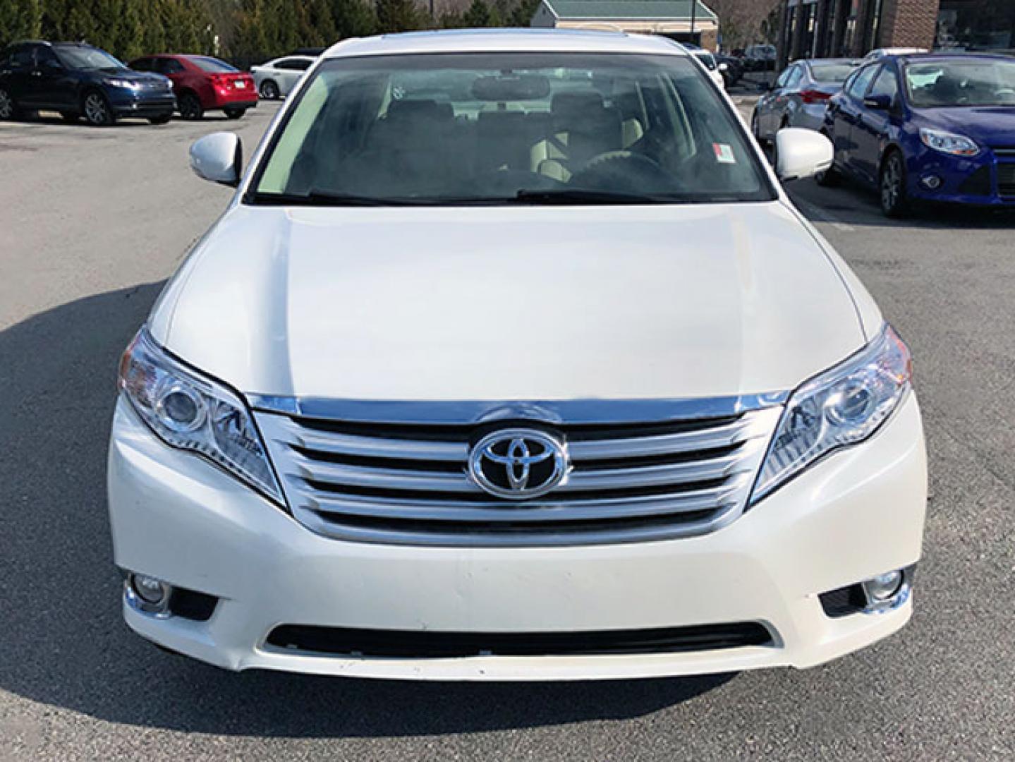 2011 Toyota Avalon Base (4T1BK3DB9BU) with an 3.5L V6 DOHC 24V engine, 6-Speed Automatic transmission, located at 7710 Tara Blvd, Jonesboro, GA, 30236, (678) 450-1000, 33.544365, -84.367821 - Photo#1