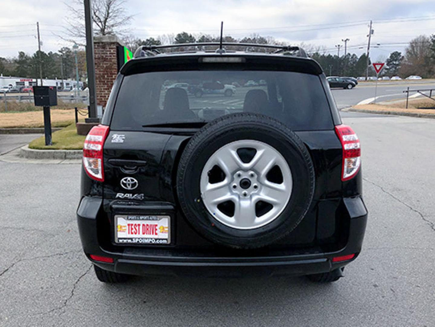 2011 Toyota RAV4 Base I4 2WD (JTMZF4DV5B5) with an 2.4L L4 DOHC 16V engine, 4-Speed Automatic transmission, located at 620 Jesse Jewell Pkwy, Gainesville, GA, 30501, (678) 450-1000, 34.305923, -83.809784 - Photo#5