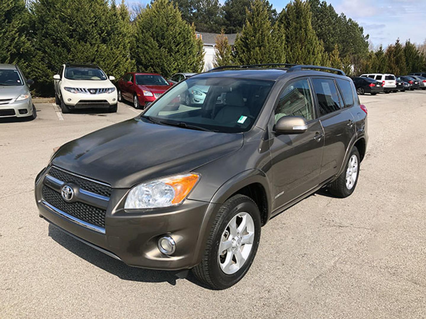 2011 Toyota RAV4 Limited I4 2WD (2T3YF4DV9BW) with an 2.4L L4 DOHC 16V engine, 4-Speed Automatic transmission, located at 620 Jesse Jewell Pkwy, Gainesville, GA, 30501, (678) 450-1000, 34.305923, -83.809784 - Photo#2