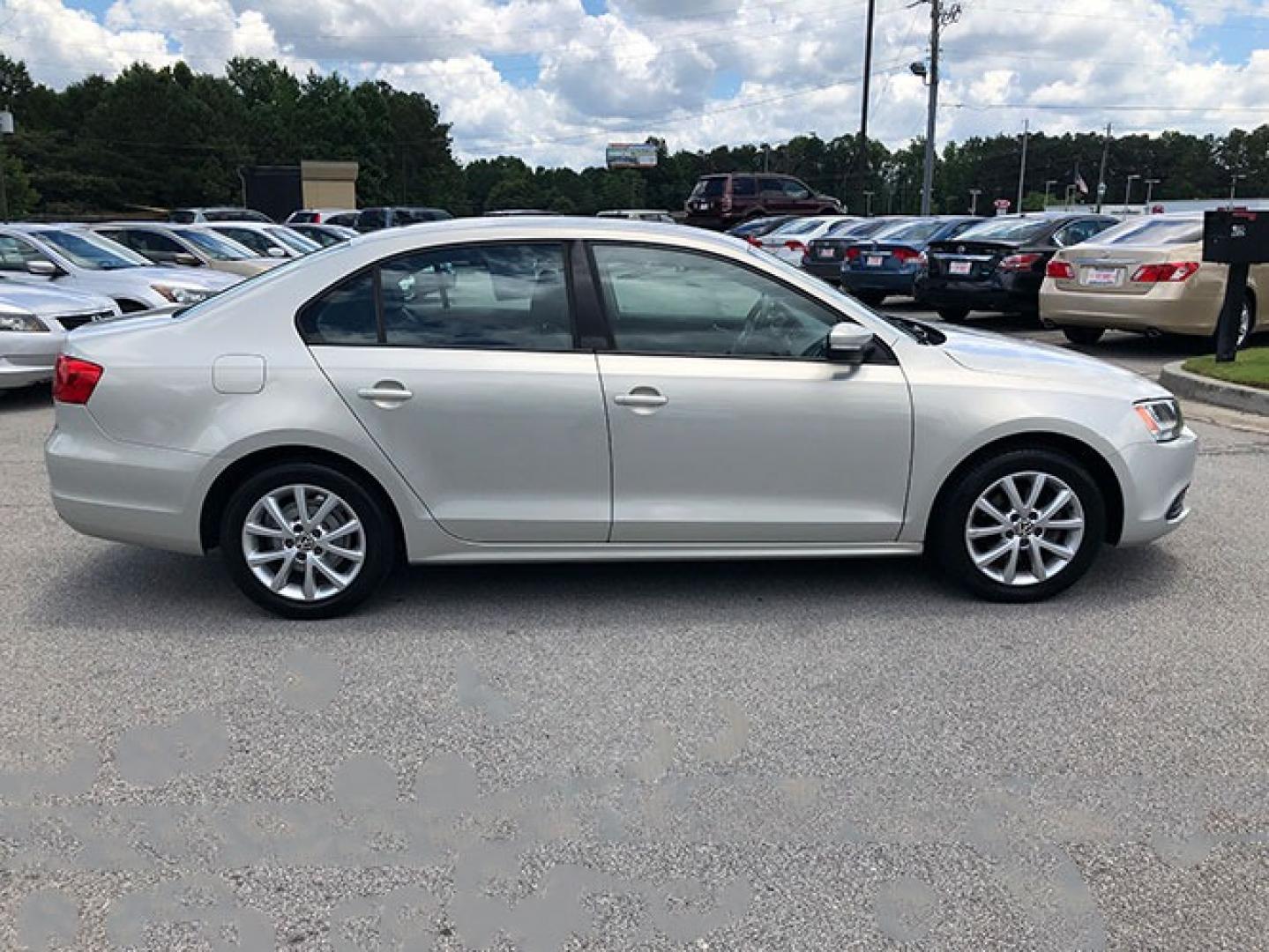 2011 Volkswagen Jetta SE (3VWDX7AJ4BM) with an 2.5L L5 DOHC 20V engine, located at 7710 Tara Blvd, Jonesboro, GA, 30236, (678) 450-1000, 33.544365, -84.367821 - Photo#7