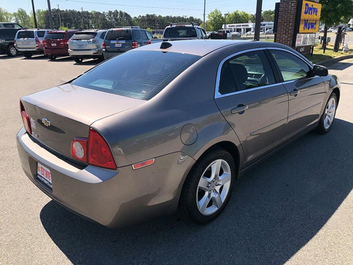 2012 Chevrolet Malibu LS (1G1ZB5E01CF) with an 2.4L L4 DOHC 16V engine, 6-Speed Automatic transmission, located at 7710 Tara Blvd, Jonesboro, GA, 30236, (678) 450-1000, 33.544365, -84.367821 - Photo#4