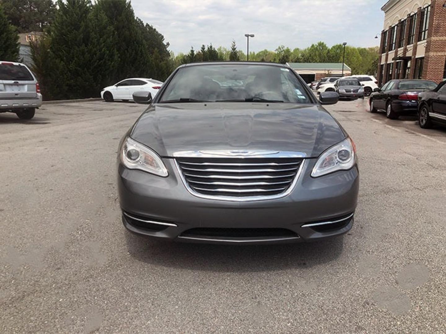 2012 Chrysler 200 Touring Convertible (1C3BCBEB0CN) with an 2.4L L4 DOHC 16V engine, 6-Speed Automatic transmission, located at 7710 Tara Blvd, Jonesboro, GA, 30236, (678) 450-1000, 33.544365, -84.367821 - Photo#2