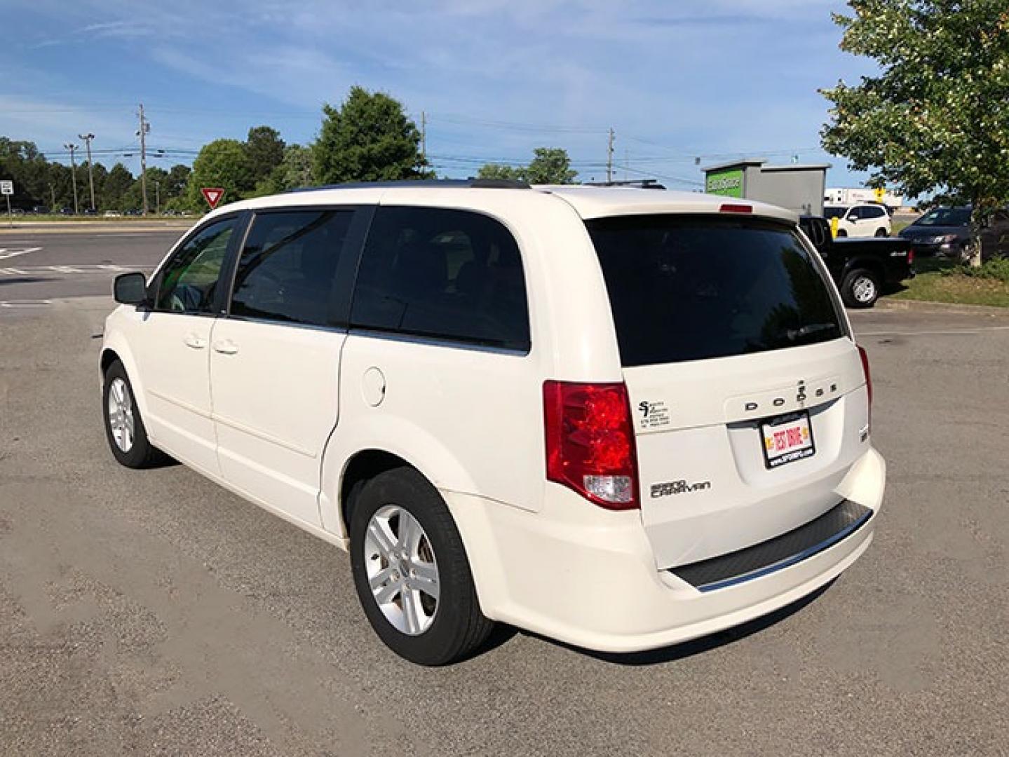 2012 Dodge Grand Caravan Crew (2C4RDGDG6CR) with an 3.6L V6 DOHC 24V engine, 6-Speed Automatic transmission, located at 7710 Tara Blvd, Jonesboro, GA, 30236, (678) 450-1000, 33.544365, -84.367821 - Photo#2