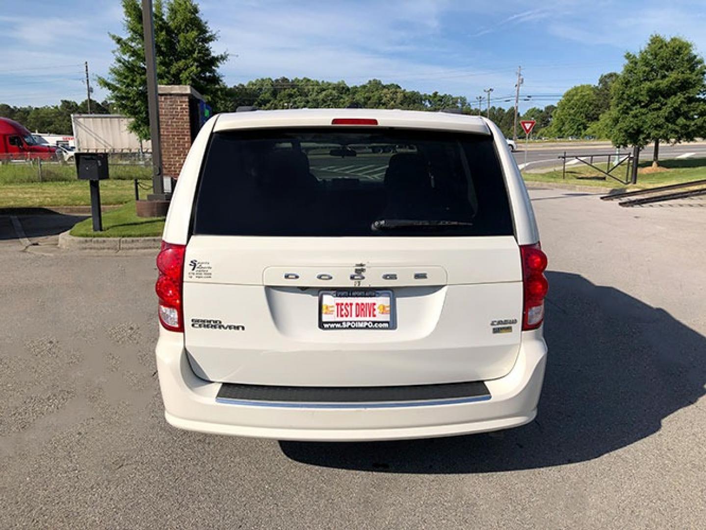 2012 Dodge Grand Caravan Crew (2C4RDGDG6CR) with an 3.6L V6 DOHC 24V engine, 6-Speed Automatic transmission, located at 7710 Tara Blvd, Jonesboro, GA, 30236, (678) 450-1000, 33.544365, -84.367821 - Photo#3