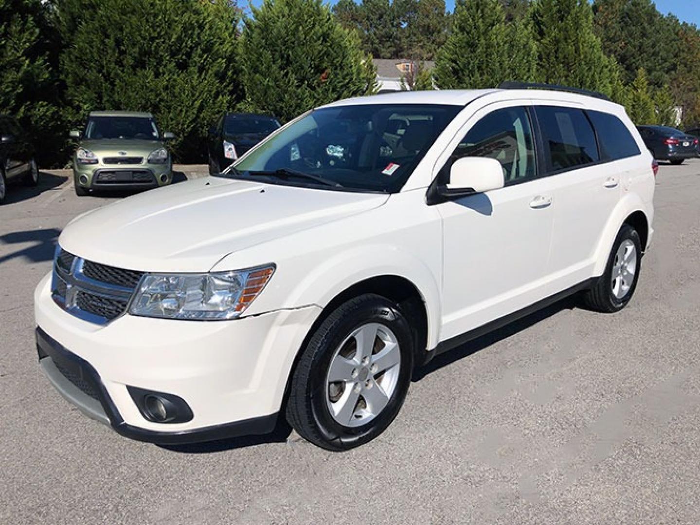 2012 Dodge Journey SXT (3C4PDCBG5CT) with an 3.6L V6 DOHC 24V engine, 6-Speed Automatic transmission, located at 7710 Tara Blvd, Jonesboro, GA, 30236, (678) 450-1000, 33.544365, -84.367821 - Photo#2