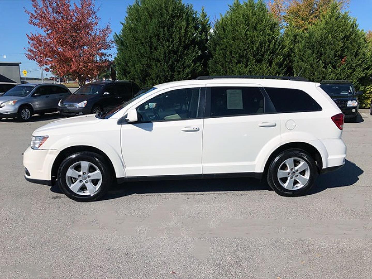 2012 Dodge Journey SXT (3C4PDCBG5CT) with an 3.6L V6 DOHC 24V engine, 6-Speed Automatic transmission, located at 7710 Tara Blvd, Jonesboro, GA, 30236, (678) 450-1000, 33.544365, -84.367821 - Photo#3