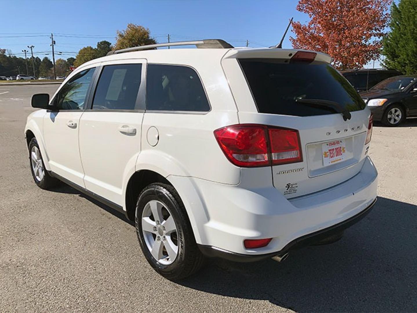 2012 Dodge Journey SXT (3C4PDCBG5CT) with an 3.6L V6 DOHC 24V engine, 6-Speed Automatic transmission, located at 7710 Tara Blvd, Jonesboro, GA, 30236, (678) 450-1000, 33.544365, -84.367821 - Photo#4