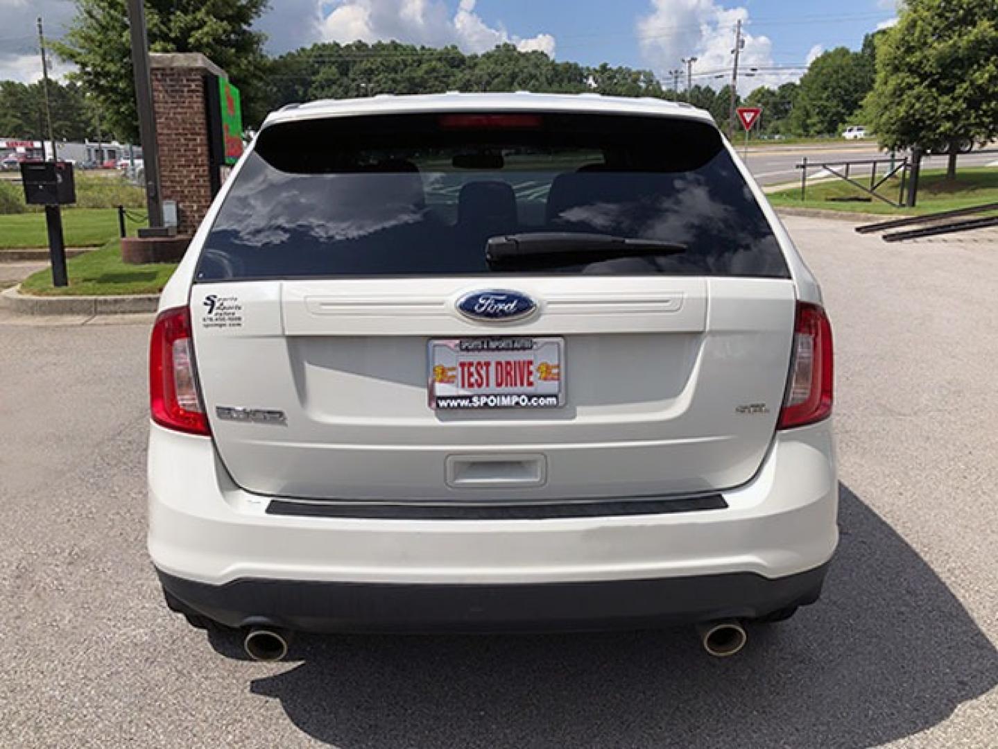 2012 Ford Edge SEL FWD (2FMDK3JC4CB) with an 3.5L V6 DOHC 24V engine, 6-Speed Automatic transmission, located at 7710 Tara Blvd, Jonesboro, GA, 30236, (678) 450-1000, 33.544365, -84.367821 - Photo#5