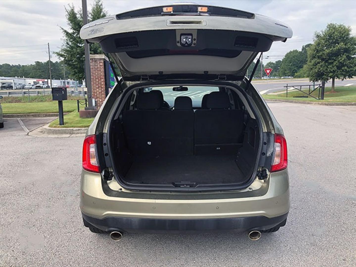 2012 Ford Edge SEL FWD (2FMDK3JC6CB) with an 3.5L V6 DOHC 24V engine, 6-Speed Automatic transmission, located at 7710 Tara Blvd, Jonesboro, GA, 30236, (678) 450-1000, 33.544365, -84.367821 - Photo#6