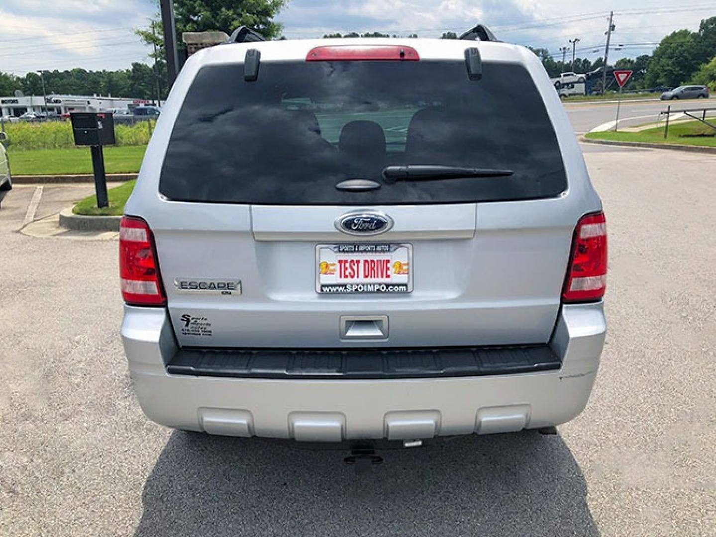 2012 Ford Escape XLT FWD (1FMCU0D77CK) with an 2.5L L4 DOHC 16V engine, 6-Speed Automatic transmission, located at 7710 Tara Blvd, Jonesboro, GA, 30236, (678) 450-1000, 33.544365, -84.367821 - Photo#5