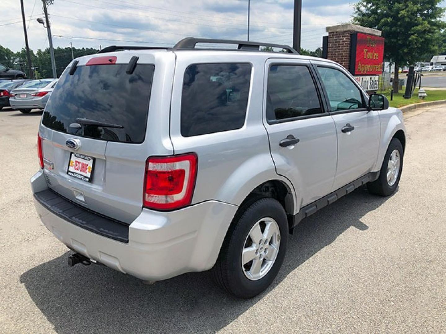 2012 Ford Escape XLT FWD (1FMCU0D77CK) with an 2.5L L4 DOHC 16V engine, 6-Speed Automatic transmission, located at 7710 Tara Blvd, Jonesboro, GA, 30236, (678) 450-1000, 33.544365, -84.367821 - Photo#6