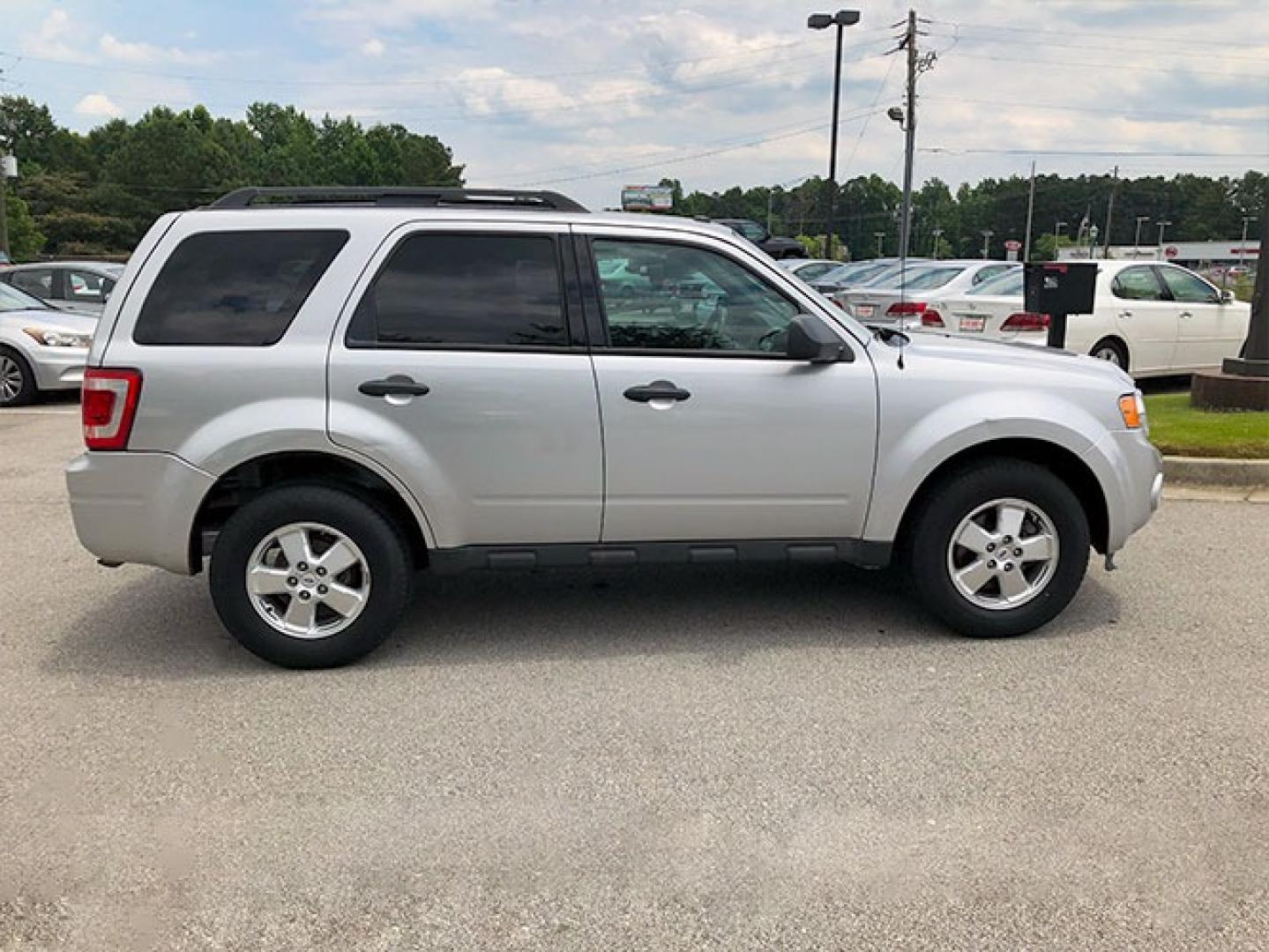 2012 Ford Escape XLT FWD (1FMCU0D77CK) with an 2.5L L4 DOHC 16V engine, 6-Speed Automatic transmission, located at 7710 Tara Blvd, Jonesboro, GA, 30236, (678) 450-1000, 33.544365, -84.367821 - Photo#7