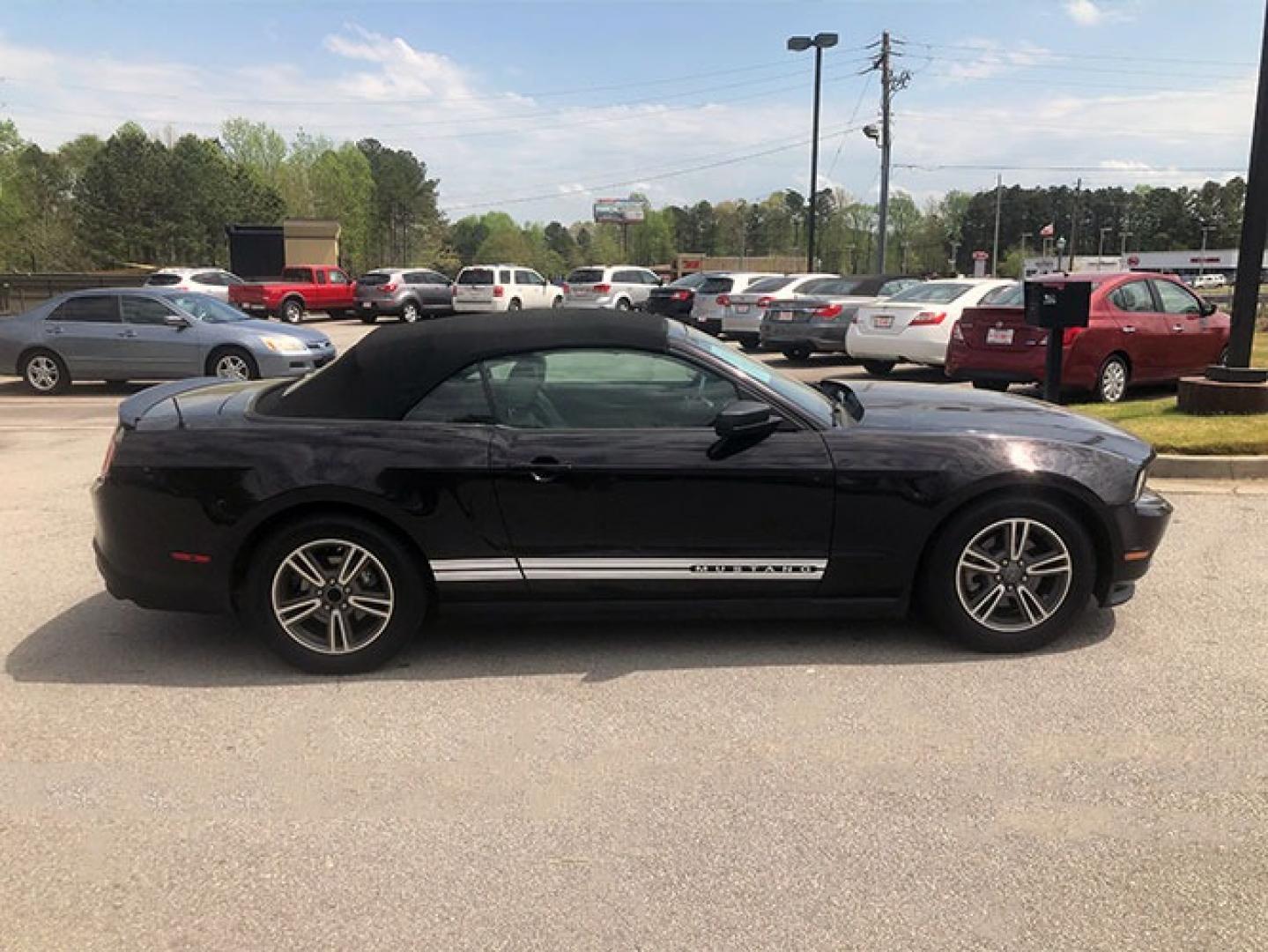 2012 Ford Mustang V6 Convertible (1ZVBP8EM9C5) with an 3.7L V6 DOHC 24V engine, located at 7710 Tara Blvd, Jonesboro, GA, 30236, (678) 450-1000, 33.544365, -84.367821 - Photo#10