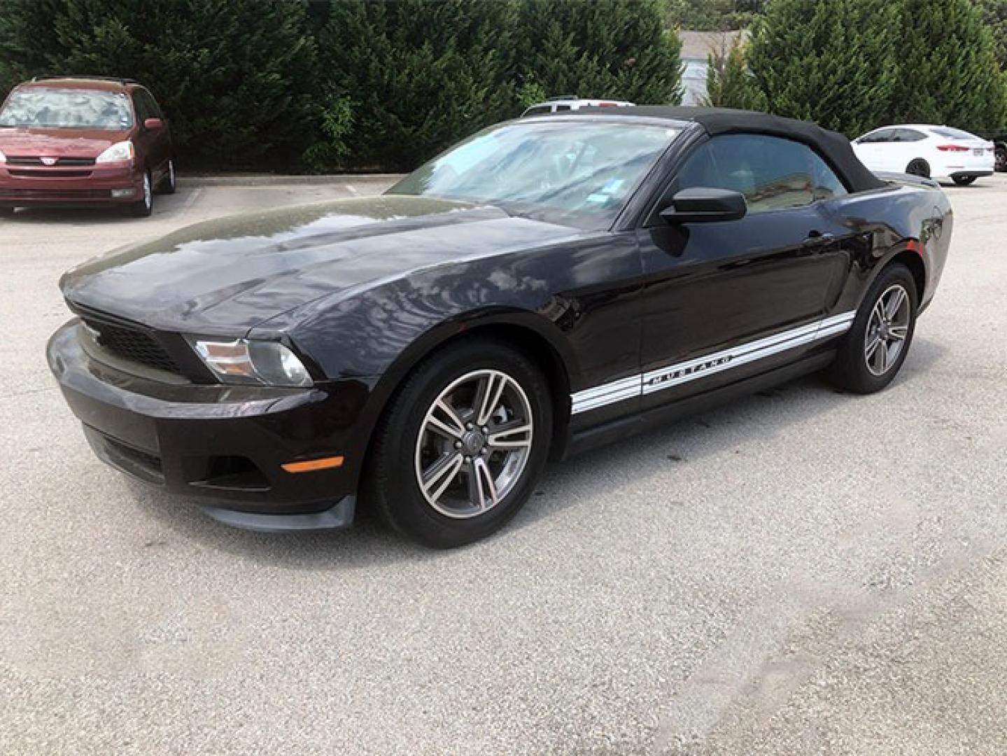 2012 Ford Mustang V6 Convertible (1ZVBP8EM9C5) with an 3.7L V6 DOHC 24V engine, located at 7710 Tara Blvd, Jonesboro, GA, 30236, (678) 450-1000, 33.544365, -84.367821 - Photo#3