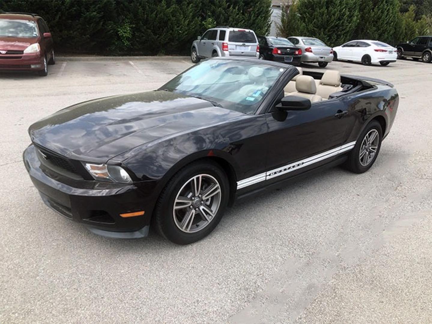 2012 Ford Mustang V6 Convertible (1ZVBP8EM9C5) with an 3.7L V6 DOHC 24V engine, located at 7710 Tara Blvd, Jonesboro, GA, 30236, (678) 450-1000, 33.544365, -84.367821 - Photo#4