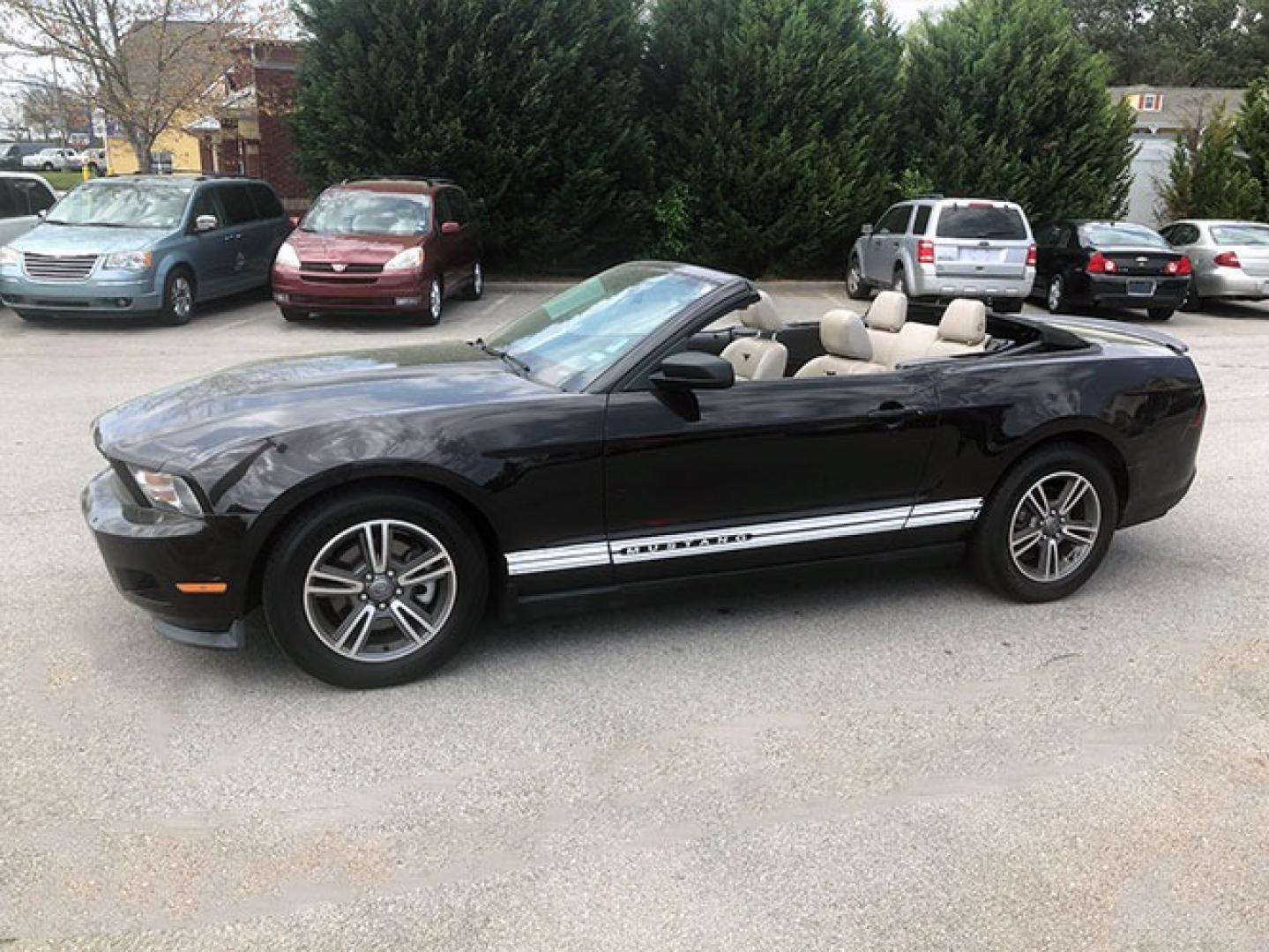 2012 Ford Mustang V6 Convertible (1ZVBP8EM9C5) with an 3.7L V6 DOHC 24V engine, located at 7710 Tara Blvd, Jonesboro, GA, 30236, (678) 450-1000, 33.544365, -84.367821 - Photo#6