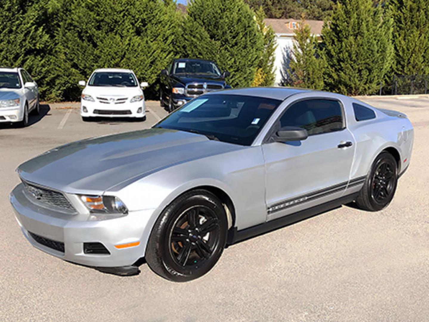 2012 Ford Mustang V6 Coupe (1ZVBP8AM7C5) with an 3.7L V6 DOHC 24V engine, located at 7710 Tara Blvd, Jonesboro, GA, 30236, (678) 450-1000, 33.544365, -84.367821 - Photo#2