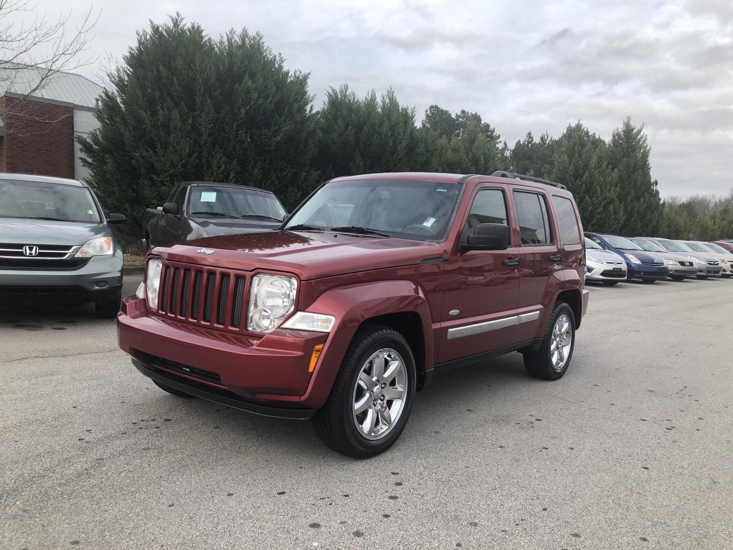 2012 Jeep Liberty Sport 4WD (1C4PJMAK9CW) with an 3.7L V6 SOHC 12V engine, 4-Speed Automatic transmission, located at 620 Jesse Jewell Pkwy, Gainesville, GA, 30501, (678) 450-1000, 34.305923, -83.809784 - Photo#2