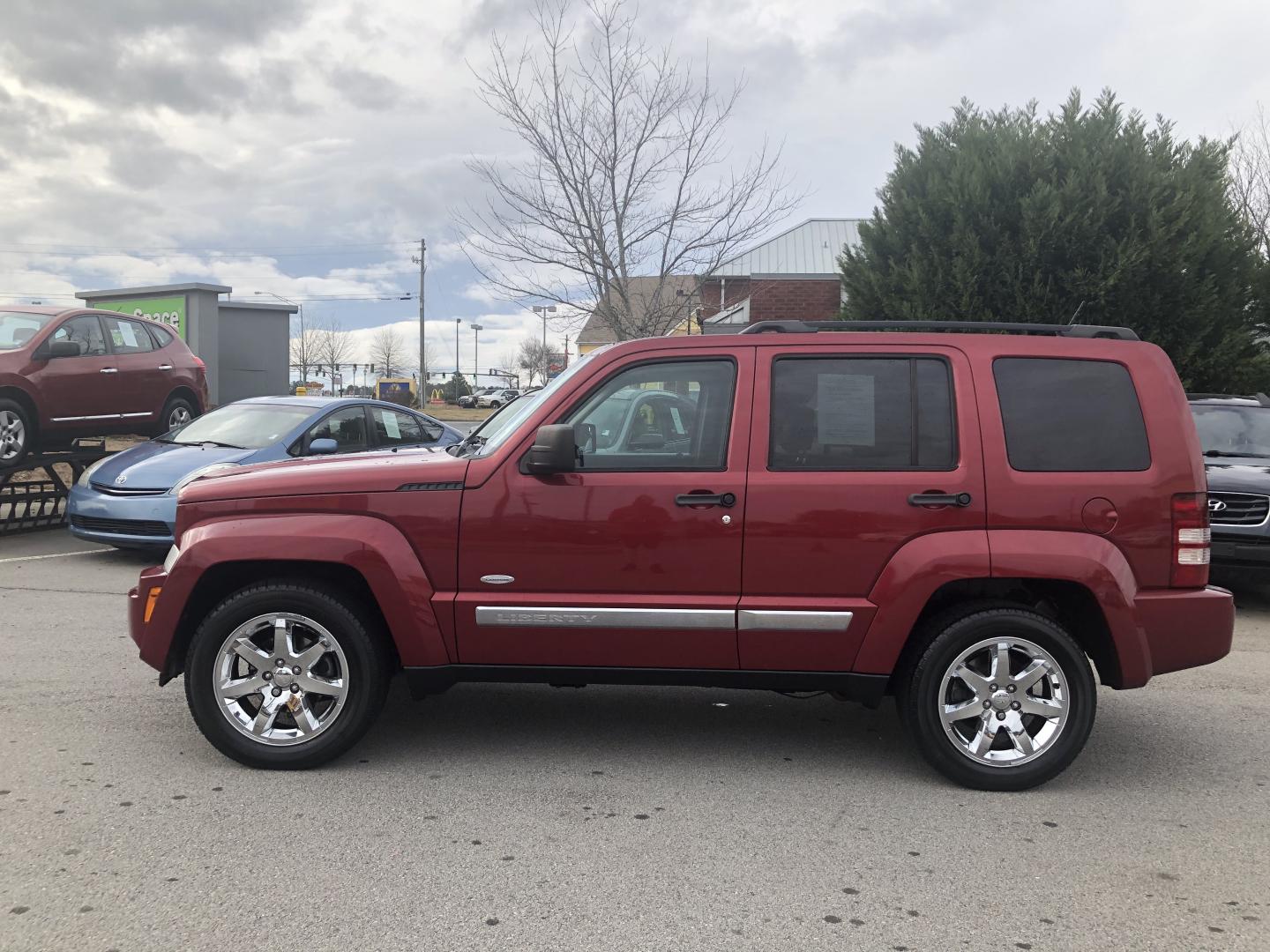 2012 Jeep Liberty Sport 4WD (1C4PJMAK9CW) with an 3.7L V6 SOHC 12V engine, 4-Speed Automatic transmission, located at 620 Jesse Jewell Pkwy, Gainesville, GA, 30501, (678) 450-1000, 34.305923, -83.809784 - Photo#3