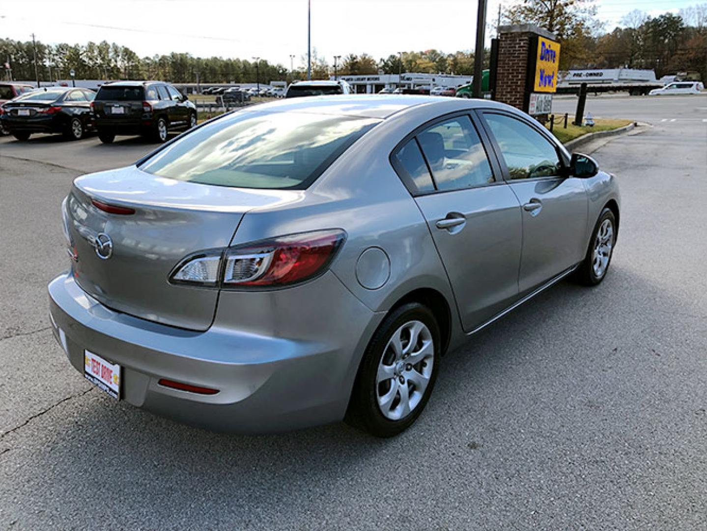 2012 Mazda MAZDA3 i Sport 4-Door (JM1BL1UG6C1) with an 2.0L L4 DOHC 16V engine, located at 7710 Tara Blvd, Jonesboro, GA, 30236, (678) 450-1000, 33.544365, -84.367821 - Photo#6