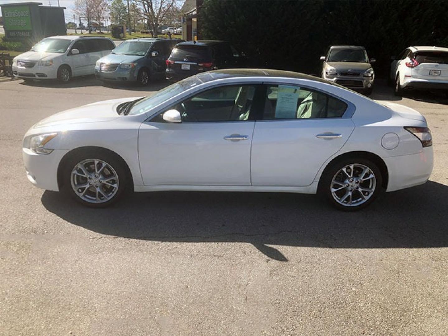 2012 Nissan Maxima SV (1N4AA5AP5CC) with an 3.5L V6 DOHC 24V engine, Continuously Variable Transmission transmission, located at 7710 Tara Blvd, Jonesboro, GA, 30236, (678) 450-1000, 33.544365, -84.367821 - Photo#3