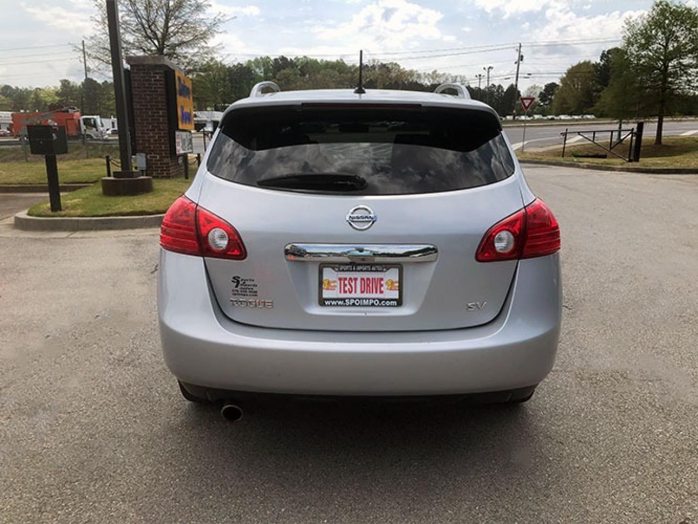 2012 Nissan Rogue S FWD Krom Edition (JN8AS5MT8CW) with an 2.5L L4 DOHC 16V engine, Continuously Variable Transmission transmission, located at 7710 Tara Blvd, Jonesboro, GA, 30236, (678) 450-1000, 33.544365, -84.367821 - Photo#5