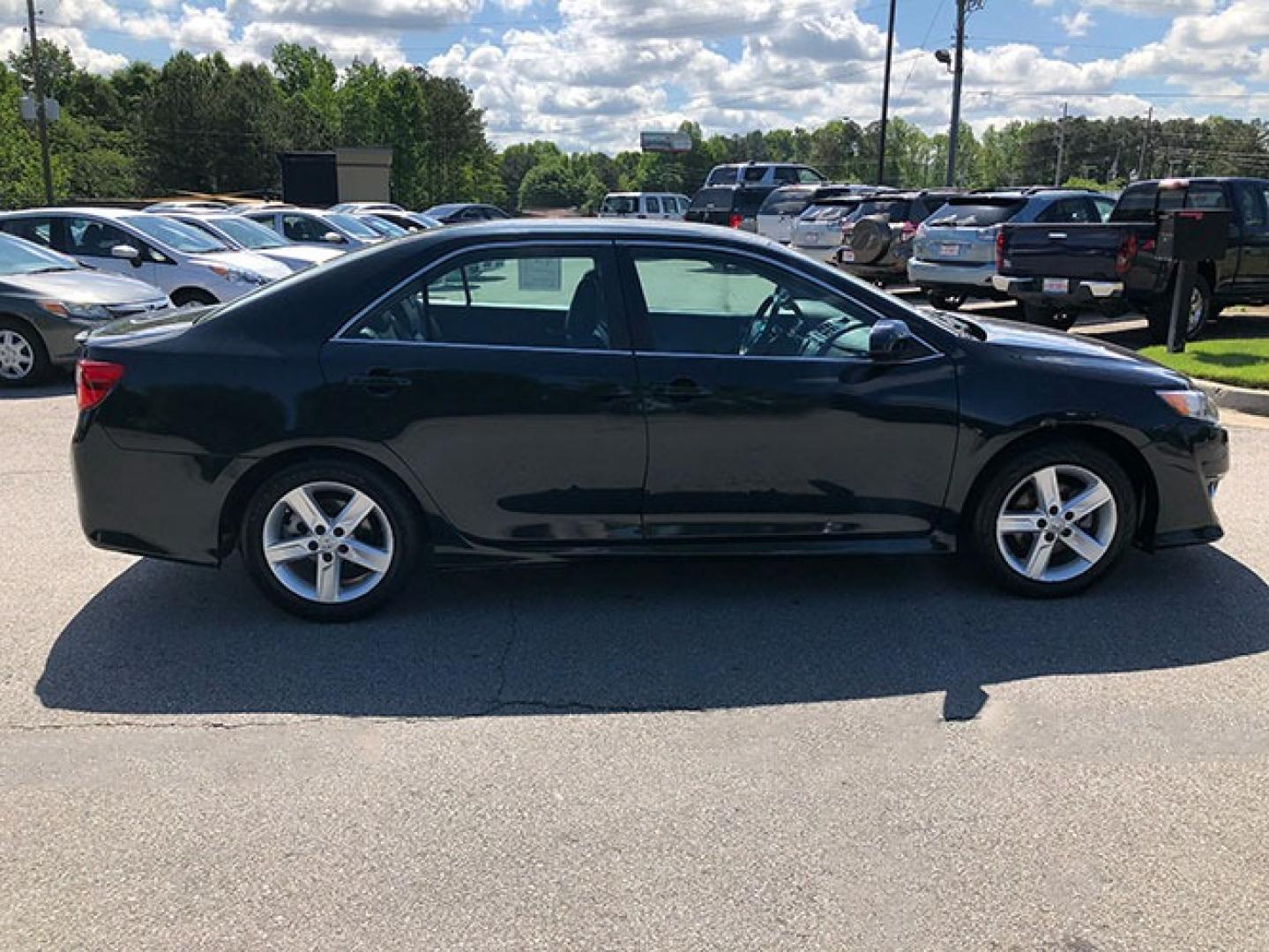 2012 Toyota Camry SE (4T1BF1FK8CU) with an 2.5L L4 DOHC 16V engine, 6-Speed Automatic transmission, located at 7710 Tara Blvd, Jonesboro, GA, 30236, (678) 450-1000, 33.544365, -84.367821 - Photo#5