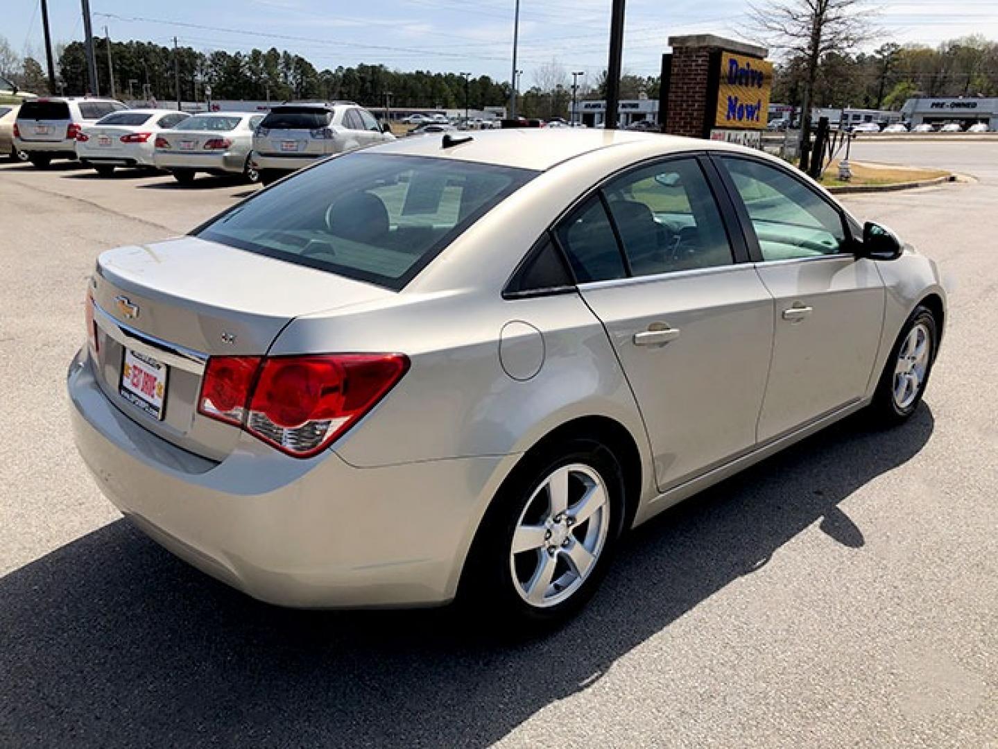 2013 Chevrolet Cruze 1LT Auto (1G1PC5SB5D7) with an 1.4L L4 DOHC 16V TURBO engine, 6-Speed Automatic transmission, located at 620 Jesse Jewell Pkwy, Gainesville, GA, 30501, (678) 450-1000, 34.305923, -83.809784 - Photo#6