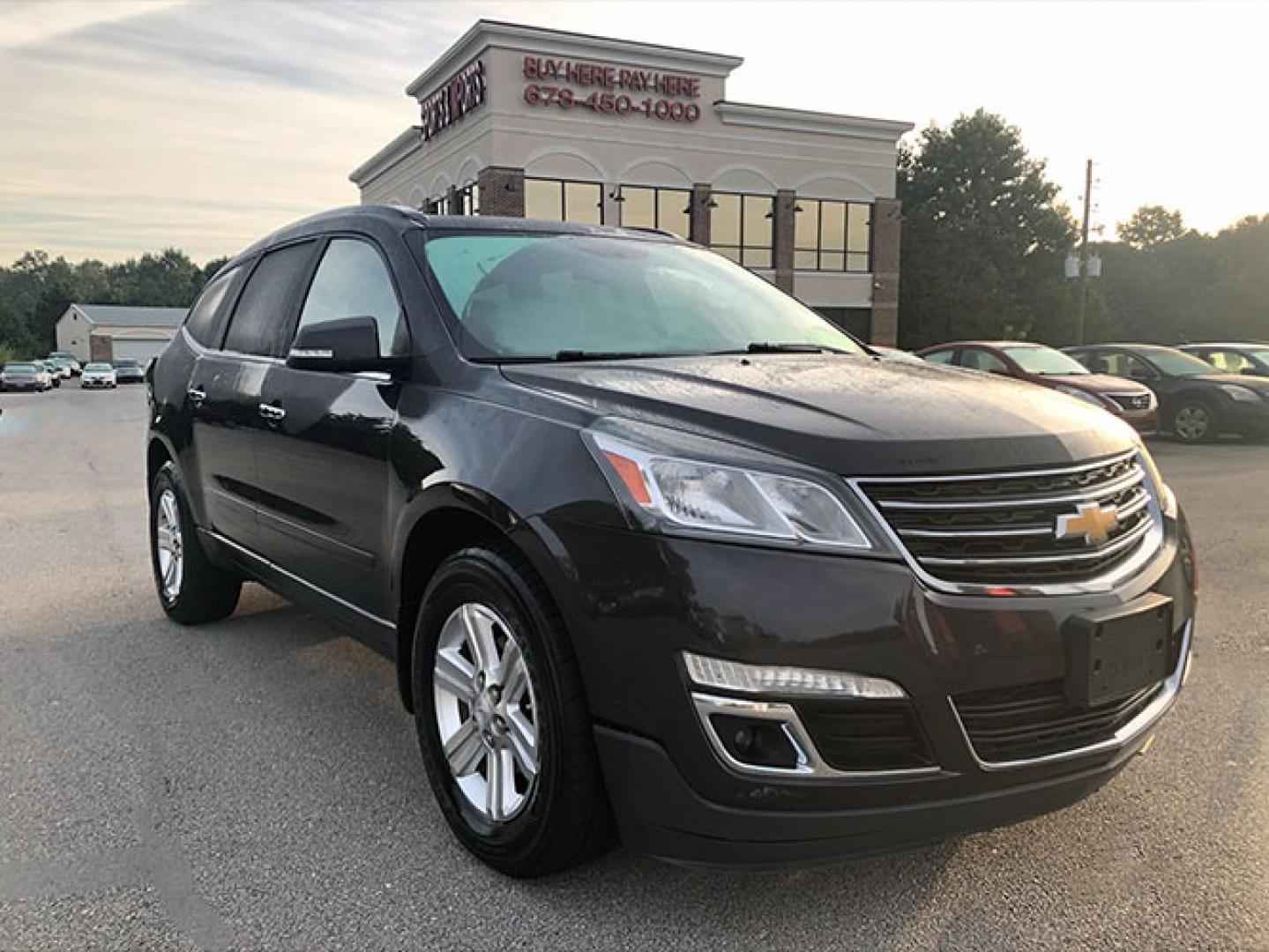 2013 Chevrolet Traverse 2LT AWD (1GNKVJKD6DJ) with an 3.6L V6 DOHC 24V engine, 6-Speed Automatic transmission, located at 620 Jesse Jewell Pkwy, Gainesville, GA, 30501, (678) 450-1000, 34.305923, -83.809784 - Photo#0