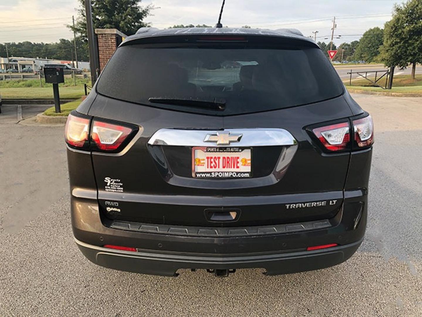 2013 Chevrolet Traverse 2LT AWD (1GNKVJKD6DJ) with an 3.6L V6 DOHC 24V engine, 6-Speed Automatic transmission, located at 620 Jesse Jewell Pkwy, Gainesville, GA, 30501, (678) 450-1000, 34.305923, -83.809784 - Photo#5