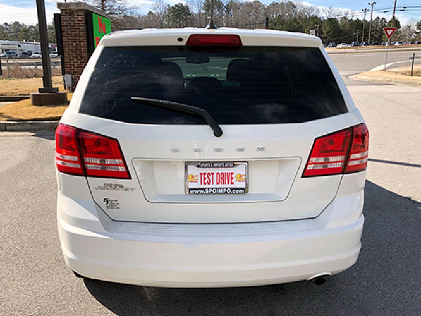 2013 Dodge Journey SE (3C4PDCAB0DT) with an 2.4L L4 DOHC 16V engine, 4-Speed Automatic transmission, located at 620 Jesse Jewell Pkwy, Gainesville, GA, 30501, (678) 450-1000, 34.305923, -83.809784 - Photo#5