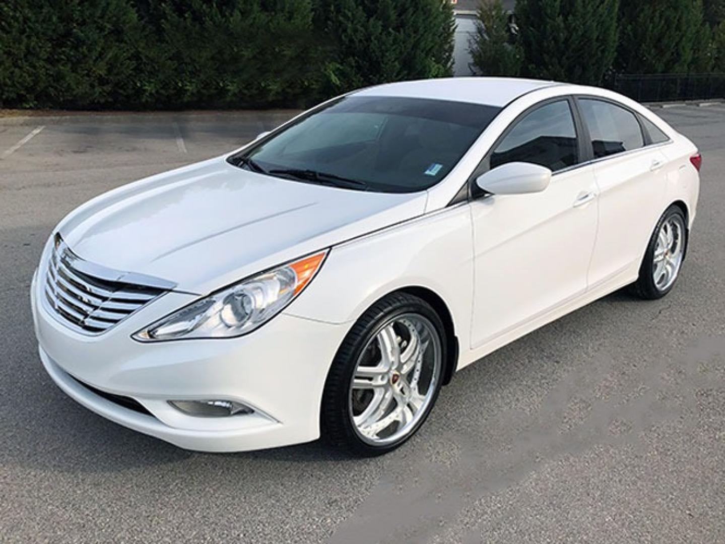 2013 Hyundai Sonata GLS (5NPEB4AC0DH) with an 2.4L L4 DOHC 16V engine, 6-Speed Automatic transmission, located at 7710 Tara Blvd, Jonesboro, GA, 30236, (678) 450-1000, 33.544365, -84.367821 - Photo#0