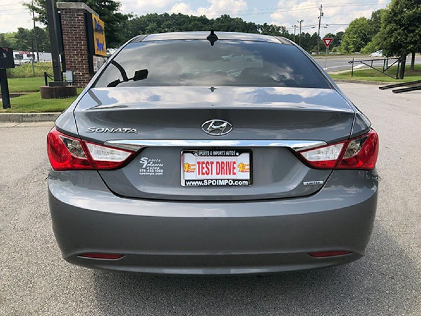 2013 Hyundai Sonata Limited Auto (5NPEC4AC4DH) with an 2.4L L4 DOHC 16V engine, 6-Speed Automatic transmission, located at 7710 Tara Blvd, Jonesboro, GA, 30236, (678) 450-1000, 33.544365, -84.367821 - Photo#5