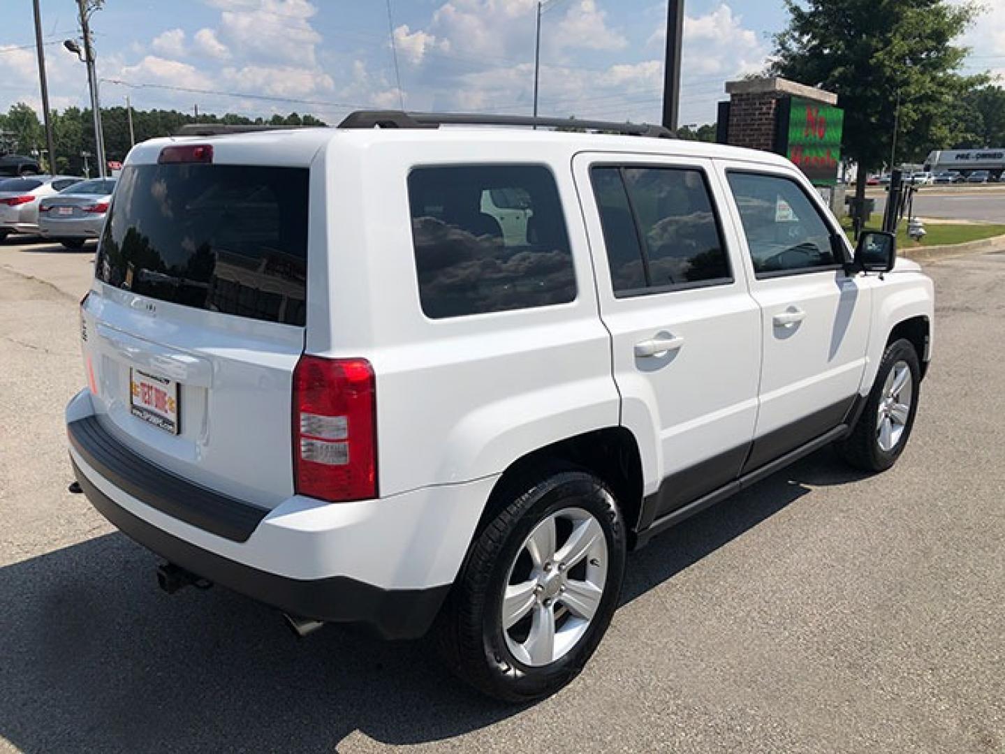 2013 Jeep Patriot Sport 4WD (1C4NJRBB5DD) with an 2.4L L4 DOHC 16V engine, located at 7710 Tara Blvd, Jonesboro, GA, 30236, (678) 450-1000, 33.544365, -84.367821 - Photo#6