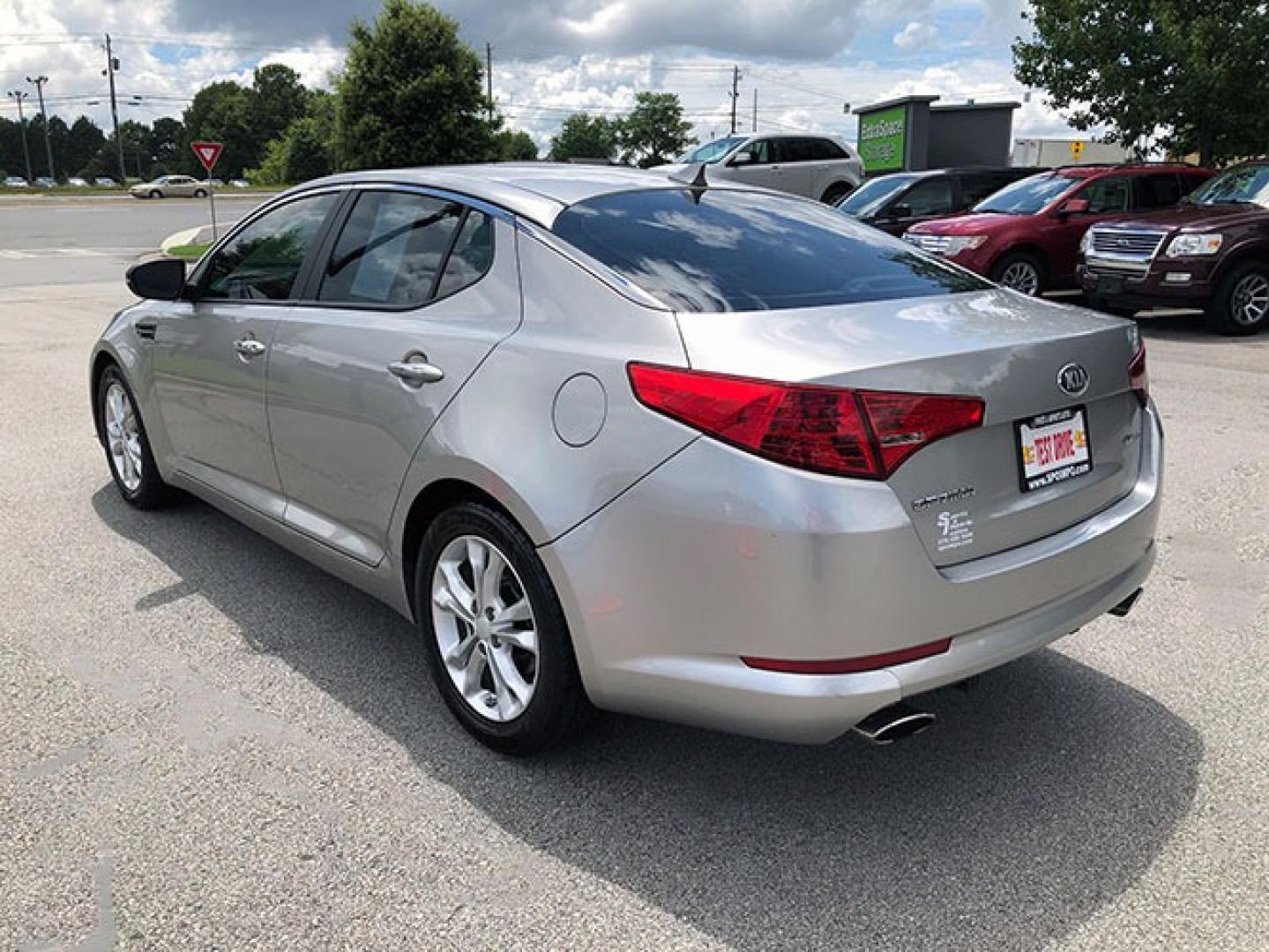 2013 Kia Optima EX (5XXGN4A71DG) with an 2.4L L4 DOHC 16V engine, 6-Speed Automatic transmission, located at 7710 Tara Blvd, Jonesboro, GA, 30236, (678) 450-1000, 33.544365, -84.367821 - Photo#4