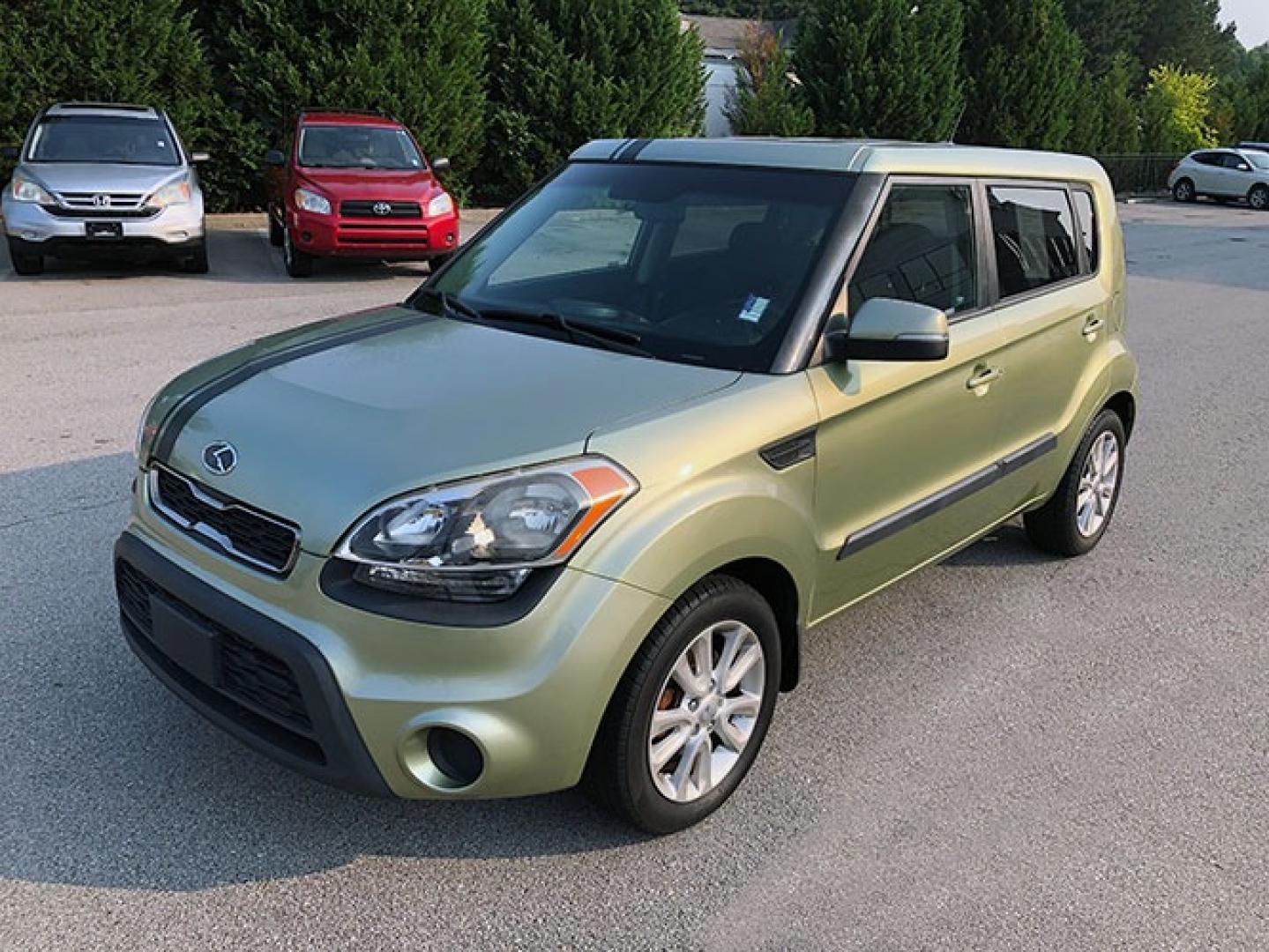 2013 Kia Soul ! (KNDJT2A69D7) with an 2.0L L4 DOHC 16V engine, located at 7710 Tara Blvd, Jonesboro, GA, 30236, (678) 450-1000, 33.544365, -84.367821 - Photo#2