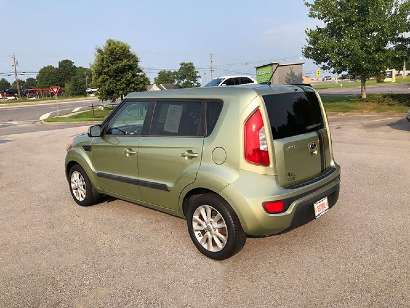 2013 Kia Soul ! (KNDJT2A69D7) with an 2.0L L4 DOHC 16V engine, located at 7710 Tara Blvd, Jonesboro, GA, 30236, (678) 450-1000, 33.544365, -84.367821 - Photo#4