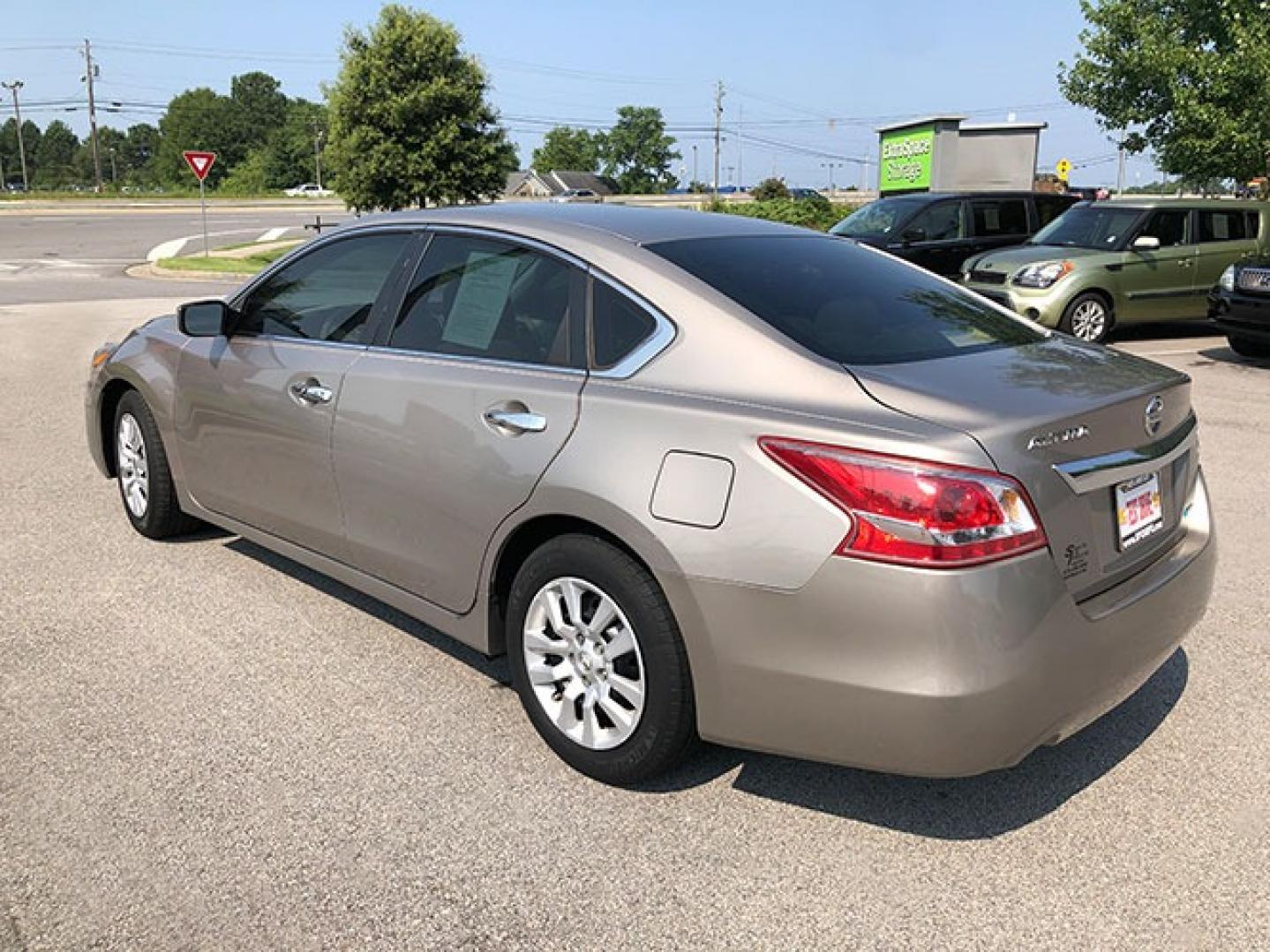 2013 Nissan Altima 2.5 S (1N4AL3AP7DN) with an 2.5L L4 DOHC 16V engine, located at 7710 Tara Blvd, Jonesboro, GA, 30236, (678) 450-1000, 33.544365, -84.367821 - Photo#4