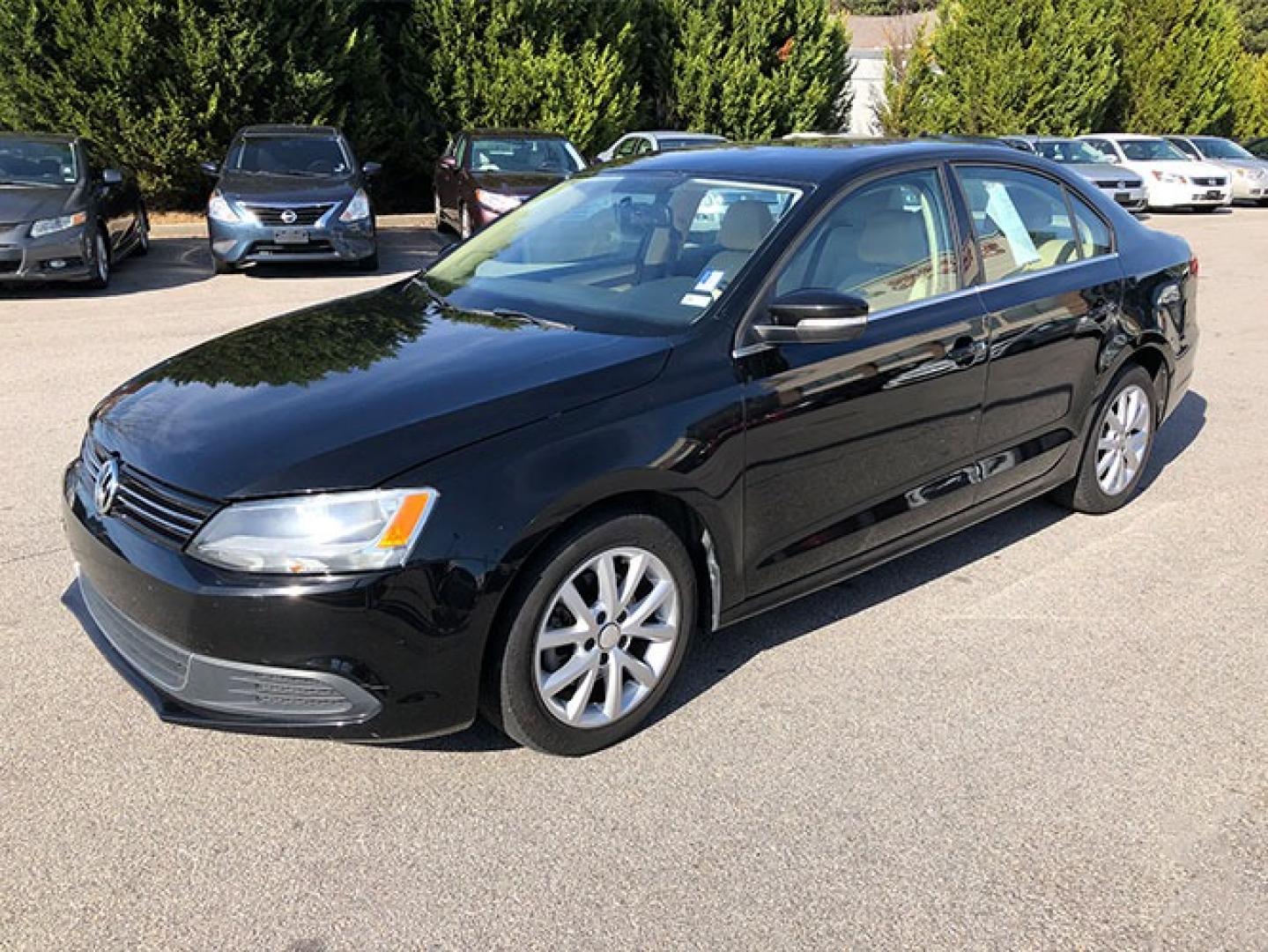 2013 Volkswagen Jetta SE (3VWDP7AJ8DM) with an 2.5L L5 DOHC 20V engine, located at 7710 Tara Blvd, Jonesboro, GA, 30236, (678) 450-1000, 33.544365, -84.367821 - Photo#2