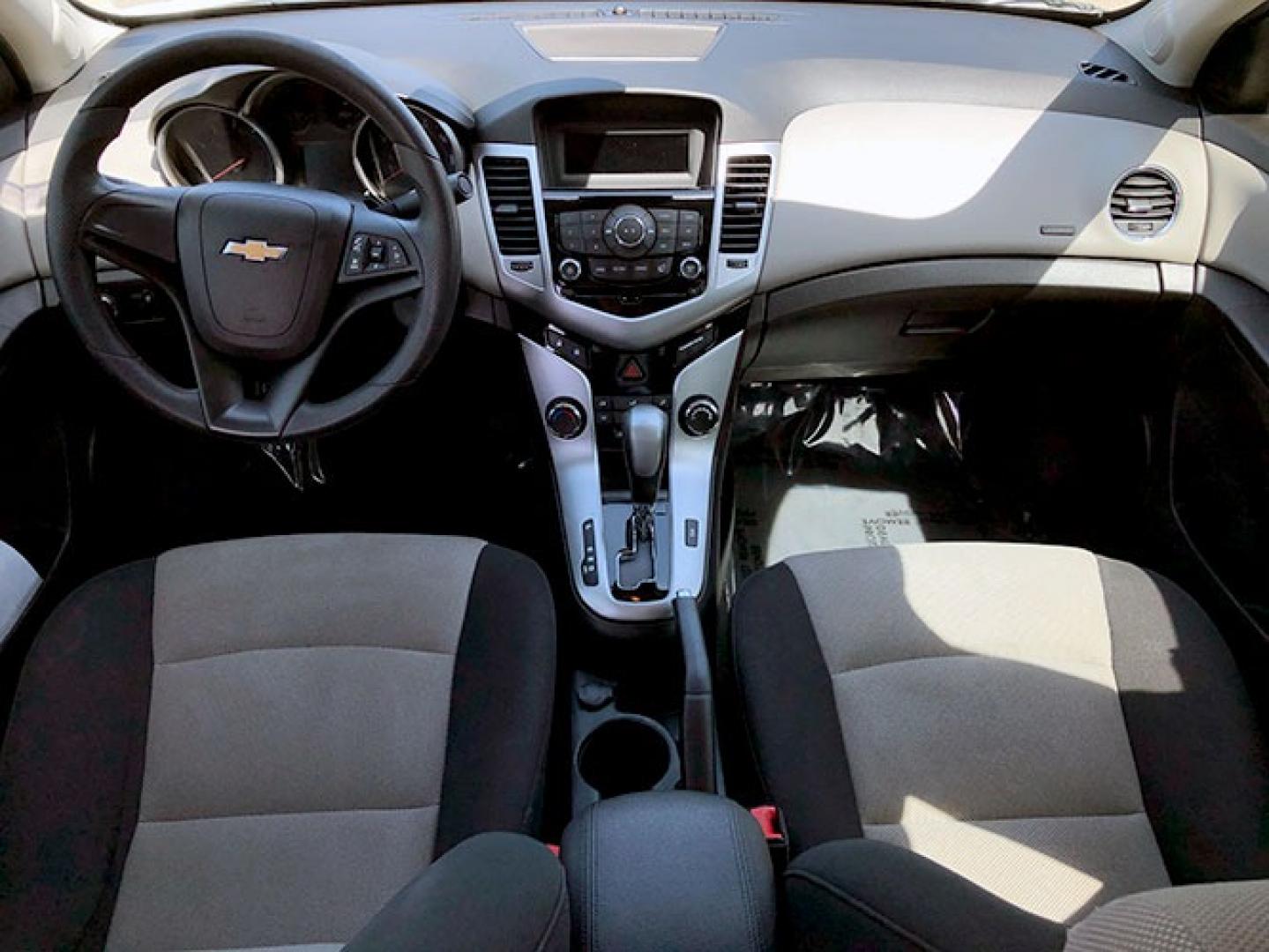 2014 Chevrolet Cruze LS Auto (1G1PA5SH8E7) with an 1.8L L4 DOHC 16V FFV engine, 6-Speed Automatic transmission, located at 620 Jesse Jewell Pkwy, Gainesville, GA, 30501, (678) 450-1000, 34.305923, -83.809784 - Photo#9