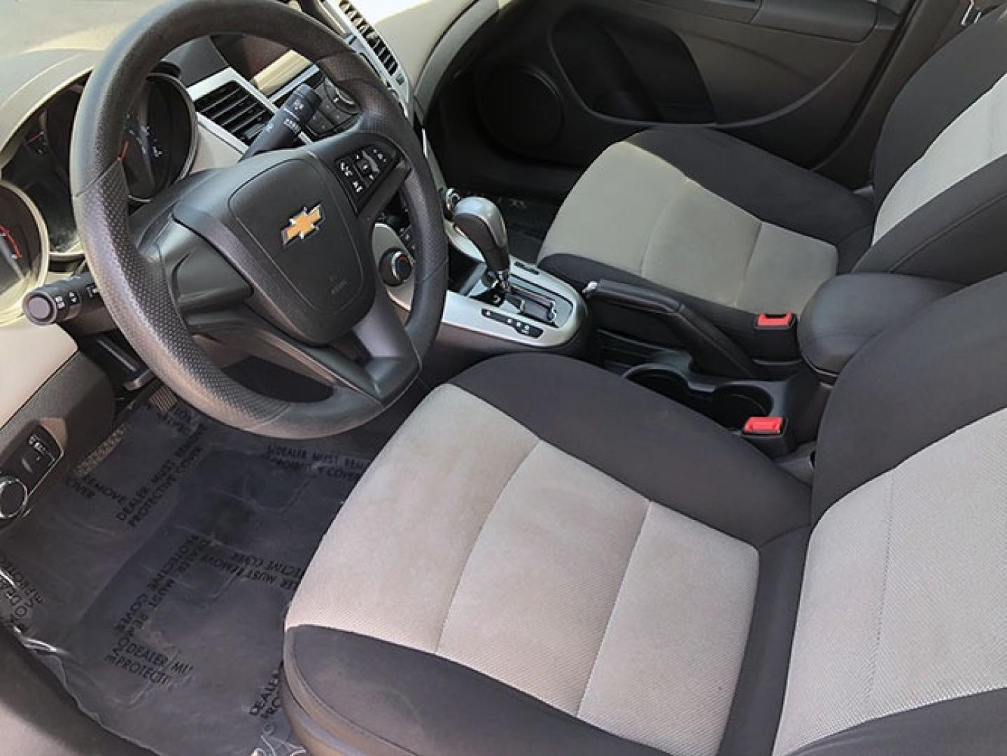 2014 Chevrolet Cruze LS Auto (1G1PA5SH8E7) with an 1.8L L4 DOHC 16V FFV engine, 6-Speed Automatic transmission, located at 620 Jesse Jewell Pkwy, Gainesville, GA, 30501, (678) 450-1000, 34.305923, -83.809784 - Photo#8