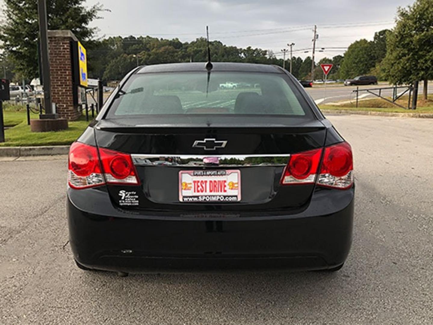 2014 Chevrolet Cruze ECO Manual (1G1PJ5SB9E7) with an 1.4L L4 DOHC 16V TURBO engine, 6-Speed Manual transmission, located at 7710 Tara Blvd, Jonesboro, GA, 30236, (678) 450-1000, 33.544365, -84.367821 - Photo#5