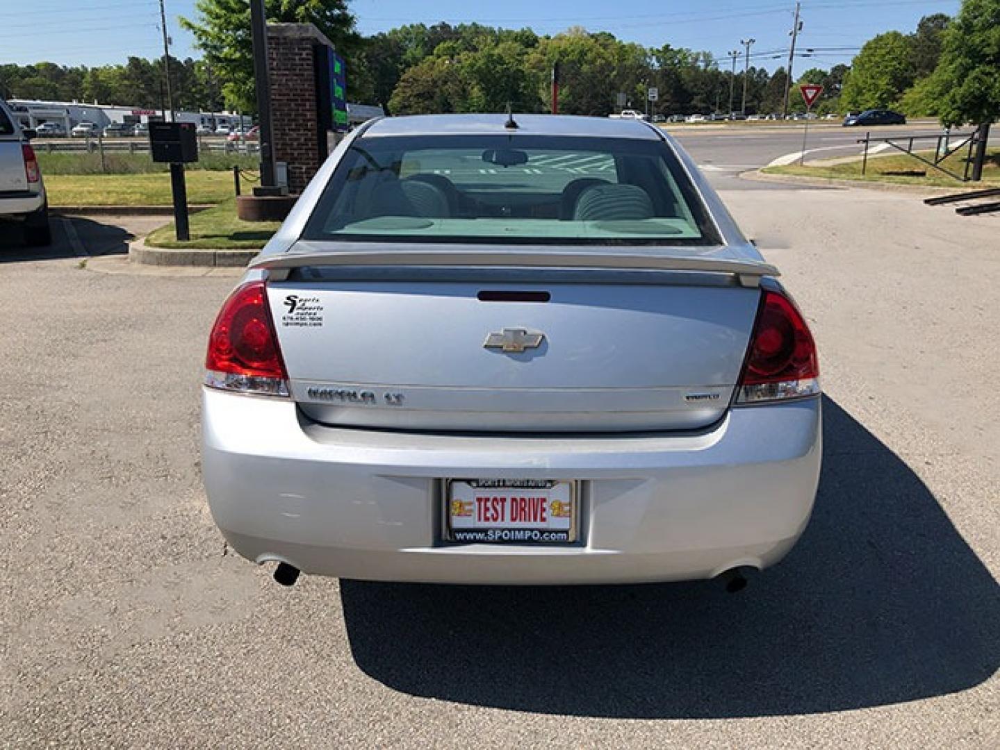 2014 Chevrolet Impala LT (2G1WB5E37E1) with an 3.6L V6 DOHC 16V FFV engine, 6-Speed Automatic transmission, located at 7710 Tara Blvd, Jonesboro, GA, 30236, (678) 450-1000, 33.544365, -84.367821 - Photo#3