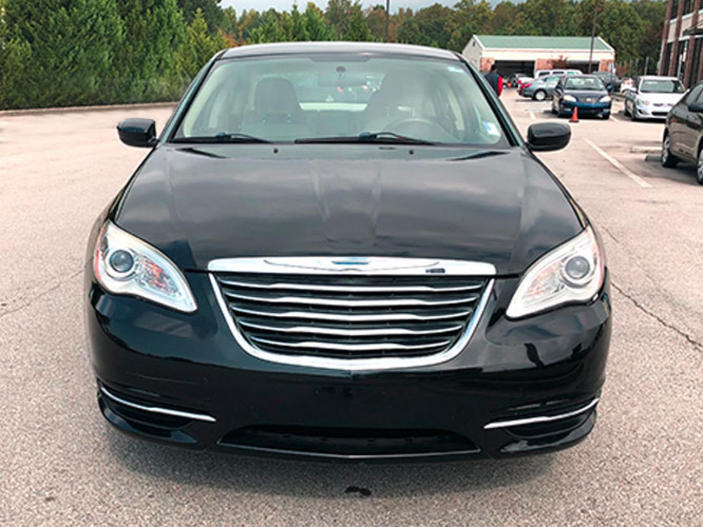 2014 Chrysler 200 LX (1C3CCBAB4EN) with an 2.4L L4 DOHC 16V engine, 6-Speed Automatic transmission, located at 620 Jesse Jewell Pkwy, Gainesville, GA, 30501, (678) 450-1000, 34.305923, -83.809784 - Photo#1