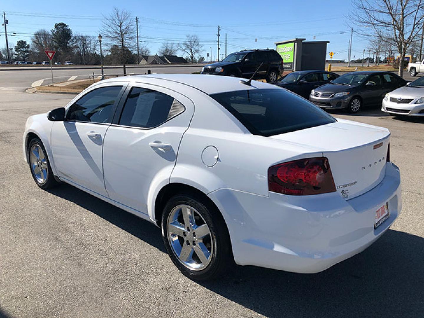 2014 Dodge Avenger SXT (1C3CDZCB1EN) with an 2.4L L4 DOHC 16V engine, 6-Speed Automatic transmission, located at 620 Jesse Jewell Pkwy, Gainesville, GA, 30501, (678) 450-1000, 34.305923, -83.809784 - Photo#3