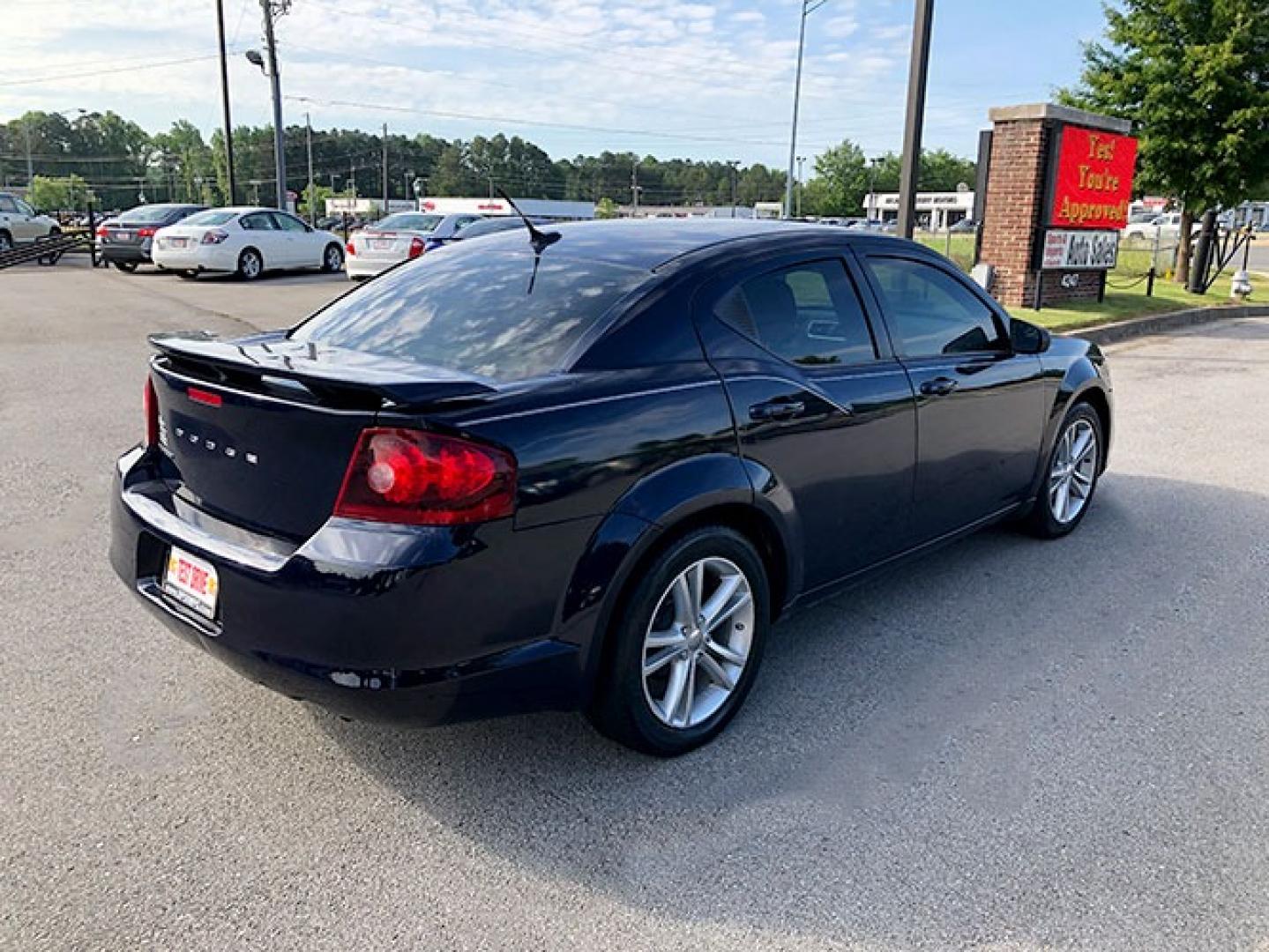 2014 Dodge Avenger SE (1C3CDZAB2EN) with an 2.4L L4 DOHC 16V engine, 4-Speed Automatic transmission, located at 7710 Tara Blvd, Jonesboro, GA, 30236, (678) 450-1000, 33.544365, -84.367821 - Photo#7