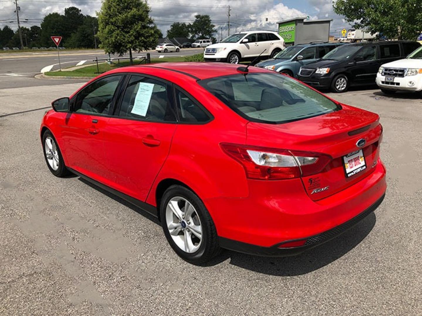 2014 Ford Focus SE Sedan (1FADP3F22EL) with an 2.0L L4 DOHC 16V engine, located at 7710 Tara Blvd, Jonesboro, GA, 30236, (678) 450-1000, 33.544365, -84.367821 - Photo#4