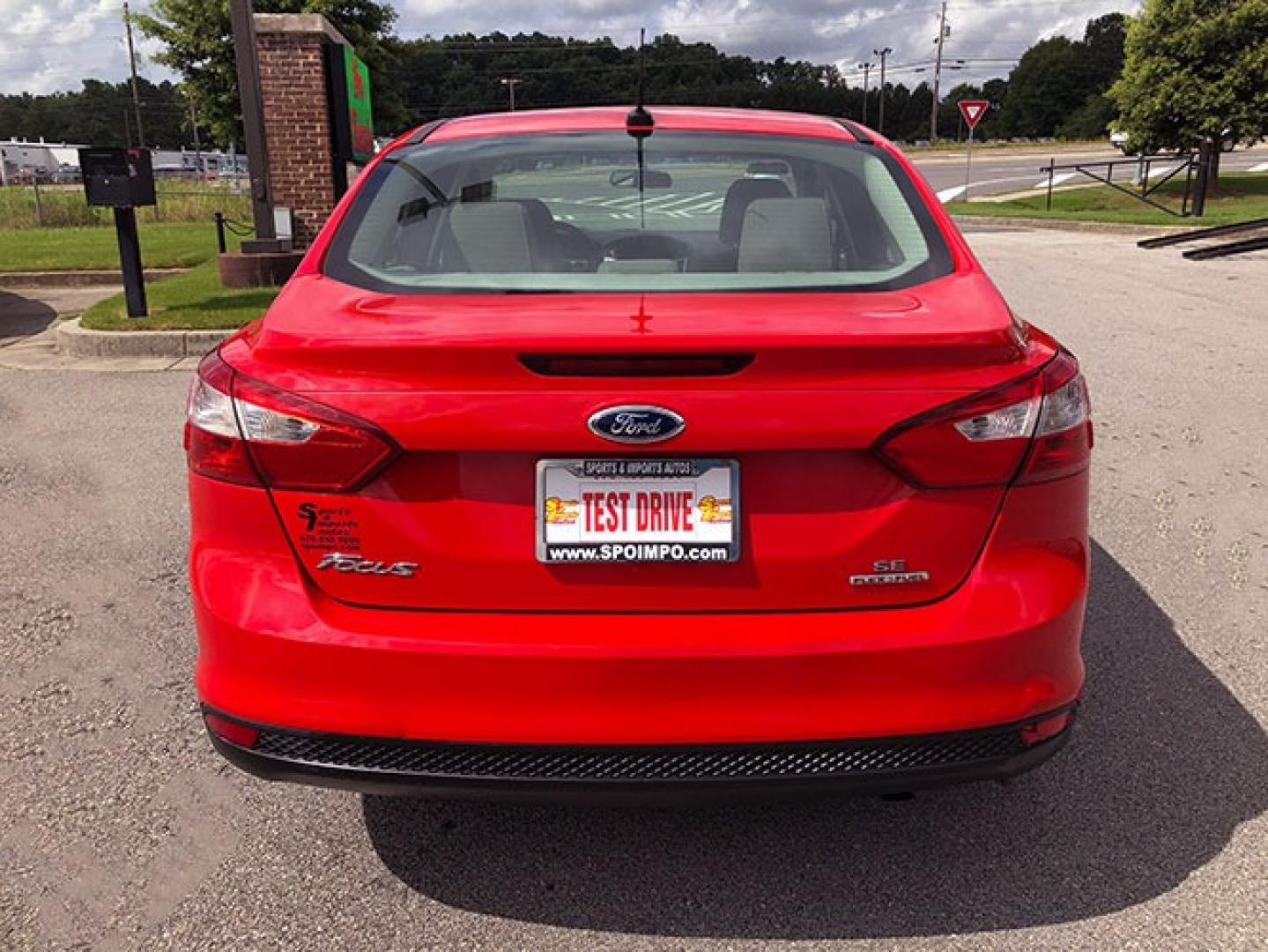 2014 Ford Focus SE Sedan (1FADP3F22EL) with an 2.0L L4 DOHC 16V engine, located at 7710 Tara Blvd, Jonesboro, GA, 30236, (678) 450-1000, 33.544365, -84.367821 - Photo#5