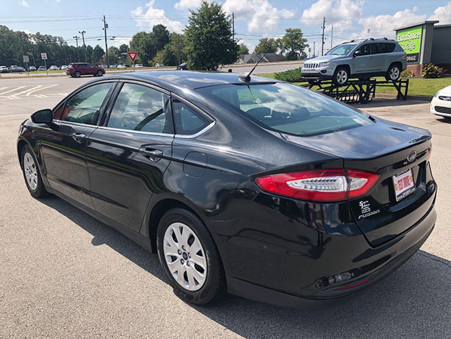 2014 Ford Fusion S (3FA6P0G74ER) with an 2.5L L4 DOHC 16V engine, located at 7710 Tara Blvd, Jonesboro, GA, 30236, (678) 450-1000, 33.544365, -84.367821 - Photo#4